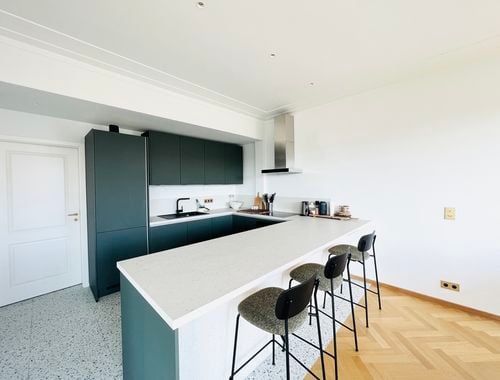                                         Appartement te huur in Etterbeek, € 3.000
