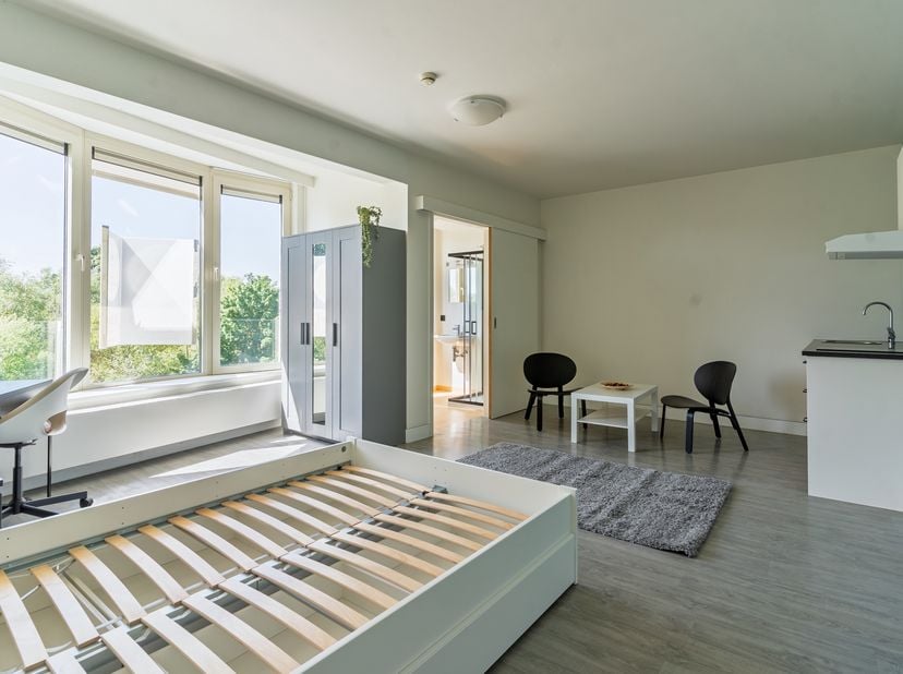 DERNIÈRES CHAMBRES DISPONIBLES !!<br />
Vous recherchez la chambre ou le studio étudiant idéal ?<br />
SITUATION : Situé au 70 Jan Delvinlaan, cet imm