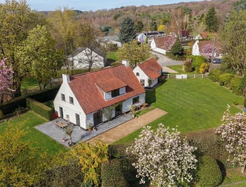                                         Woning te koop in Couture-Saint-Germain, € 890.000
