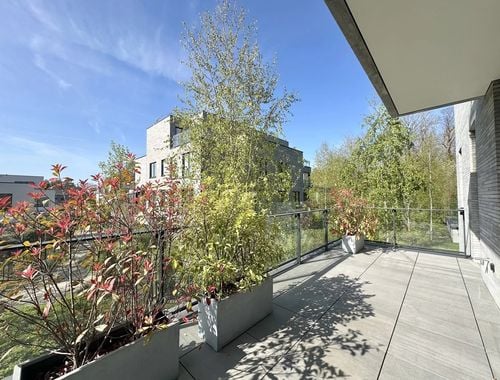                                         Appartement à louer à Uccle, € 2.020
