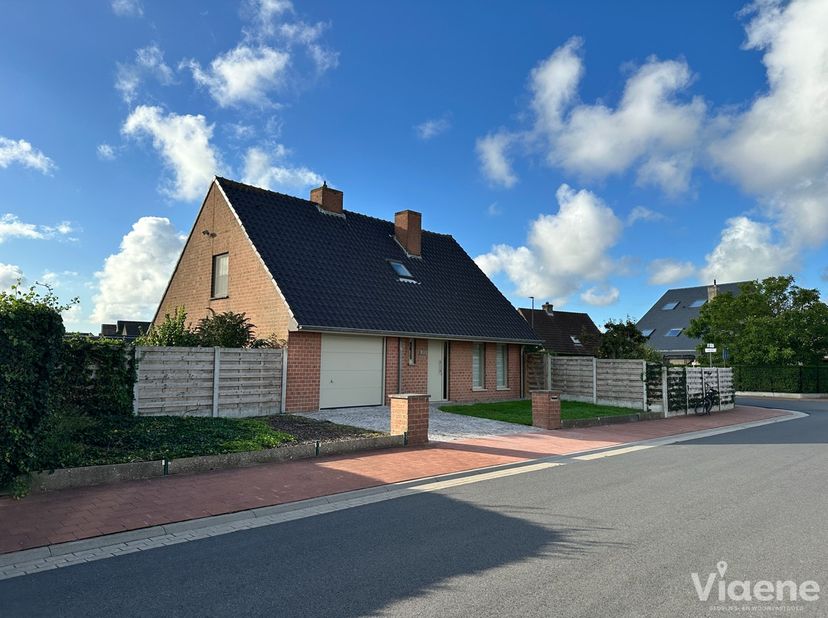 Huis te huur in Koolmeesstraat 57,
                    8400 Oostende