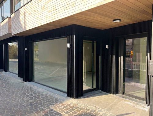                                         Handelspand te huur in Roeselare, € 1.000
