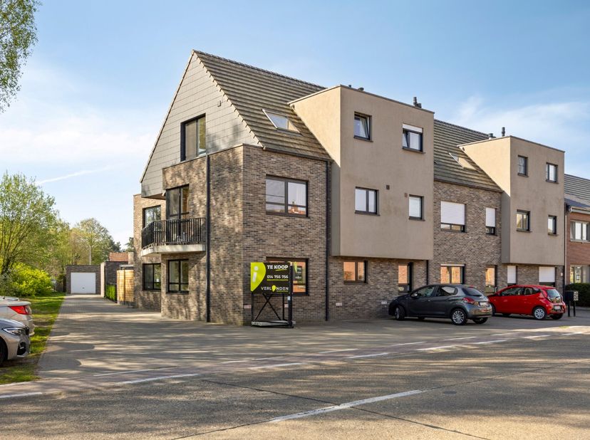 Dit instapklare gelijkvloers appartement is rustig gelegen in een recente residentie te Zandvliet, met een vlotte verbinding naar het centrum van Dess