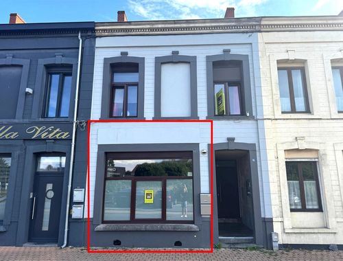                                         Immeuble d'appartements à vendre à Péruwelz, € 135.000
