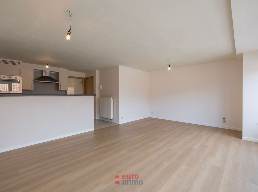 Cet appartement est baigné de lumière et bénéficie d’un emplacement exceptionnel.<br />
<br />
Situé au deuxième étage de la résidence Porthouse, dans