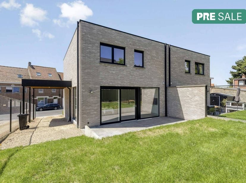 Kom deze woning ontdekken tijdens de Pre-sale op woensdag 17/06 tussen 17u en 18u, maak nu jouw afspraak! <br />
<br />
In het centrum van Anzegem, in