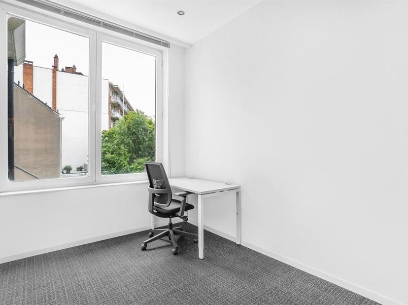 Focus op de groei van uw bedrijf met een professioneel kantoor alleen voor u.<br />
Huis uw bedrijf op een indrukwekkende locatie in het zuiden van An