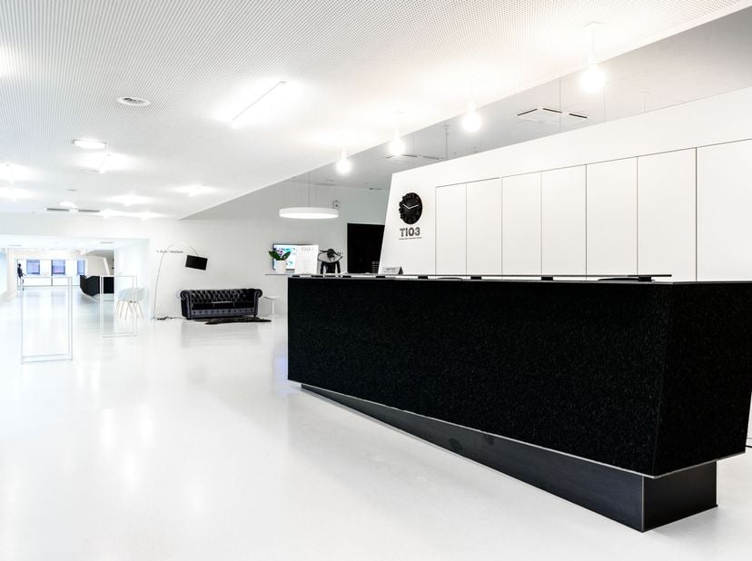 Dit uiteruste kantoor te huur bevinden zich in het TIO3 Business Center te Ronse, dichtbij Gent via de N60 en Brussel via de A8. Deze ligging maakt he