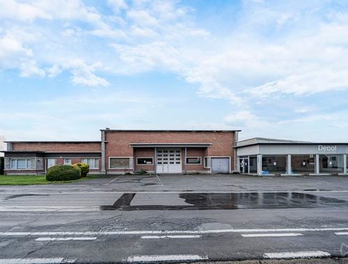                                         Gemengd gebruik te koop in Chièvres, € 450.000
