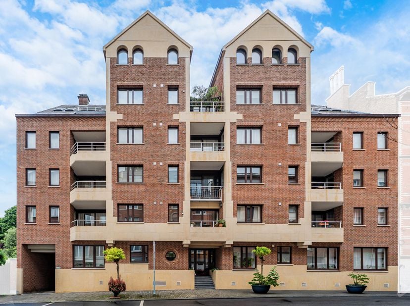 Appartement te koop
                    in 1180 Ukkel