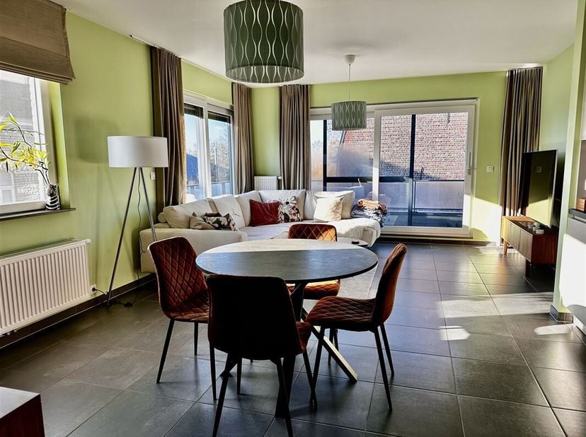 In een rustige zijstraat nabij het centrum van Oudenaarde bevindt zich Residentie Castor.<br />
Deze residentie heeft een beperkt aantal entiteiten wa
