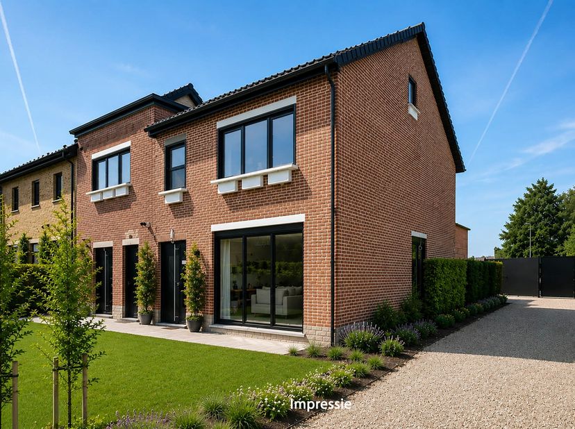 Op een uitstekende locatie te Keerbergen bevindt zich deze ruime, recent gerenoveerde woning met 5 slaapkamers en magazijn van 75m² op een perceel van