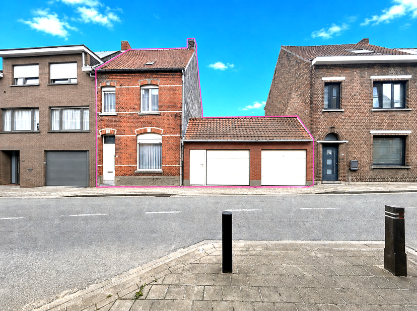 Huis te koop in Larstraat 107,
                    8930 Lauwe