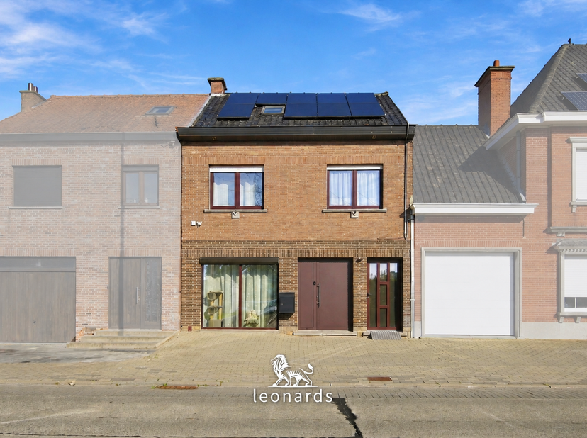 Huis te koop in Waregemstraat 145,
                    8540 Deerlijk