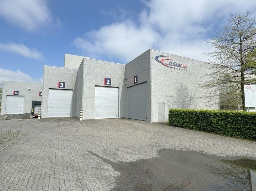 Bedrijfsvastgoed te huur in Baarbeek 2,
                    2070 Burcht