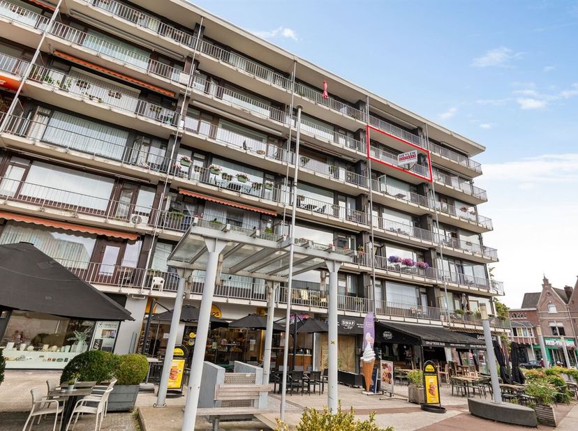 Appartement met 2 slaapkamers en garagebox (optioneel) te koop in het centrum van Wilrijk<br />
Locatie:<br />
Dit appartement bevindt zich op een top