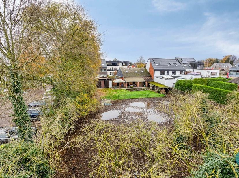 Projectgrond te koop<br />
Projectgrond aan doorgaande weg te Balen van 1125m².<br />
Bouwvoorschriften te bevragen via ons kantoor<br />
Belangrijkst