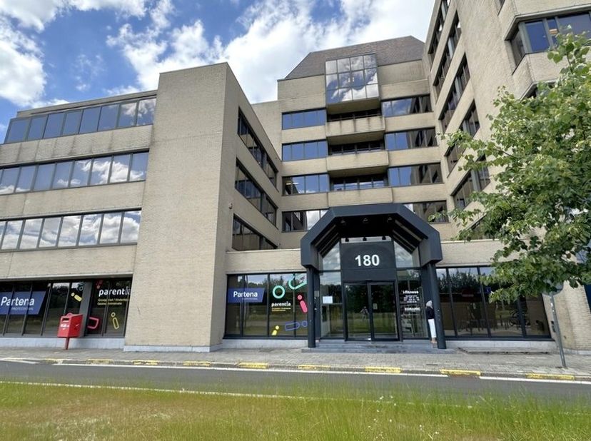 Bedrijfsvastgoed te huur
                    in 2600 Berchem
