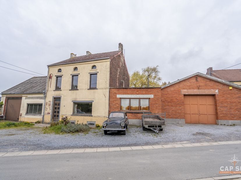À Sart-Dames-Avelines (1495 Villers-la-Ville) – Cap Sud vous propose cet ensemble immobilier à très fort potentiel, implanté sur un terrain de 14a47ca