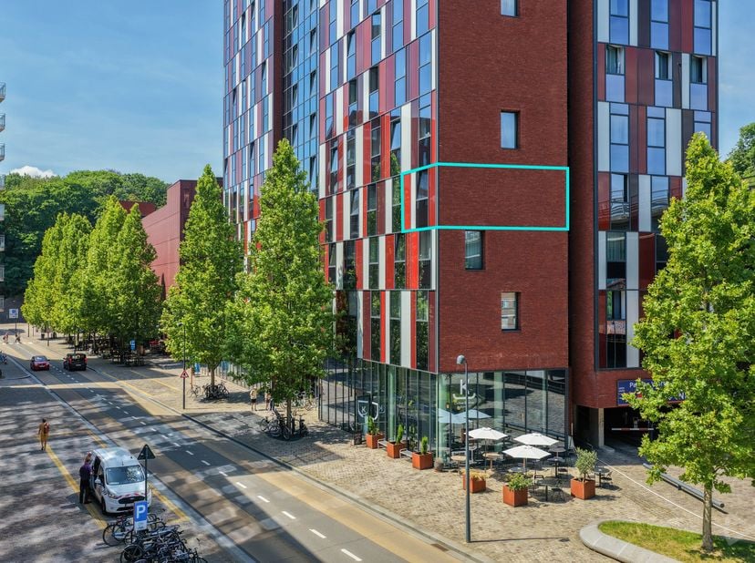 Deze swo-studentenkamer (huurgarantie) van 17m² bevindt zich op de 3e verdieping van residentie Waterview aan het Engels Plein te Leuven. Deze student