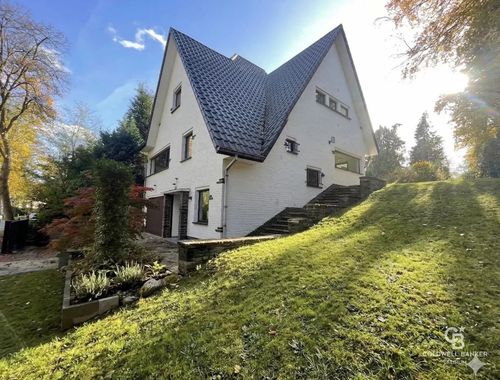                                         Villa à vendre à Uccle, € 1.295.000
