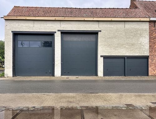                                         Entrepôt à louer à Zulte, € 1.350
