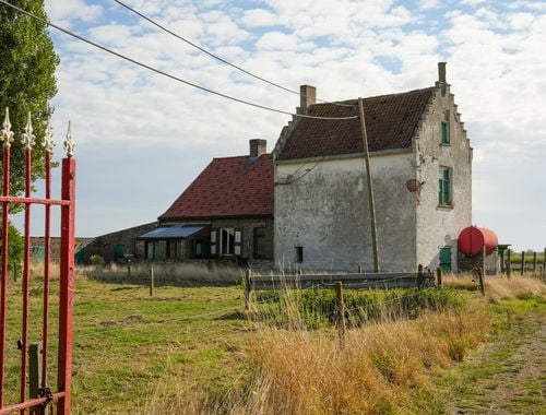                             Hoeve te koop in Eernegem
