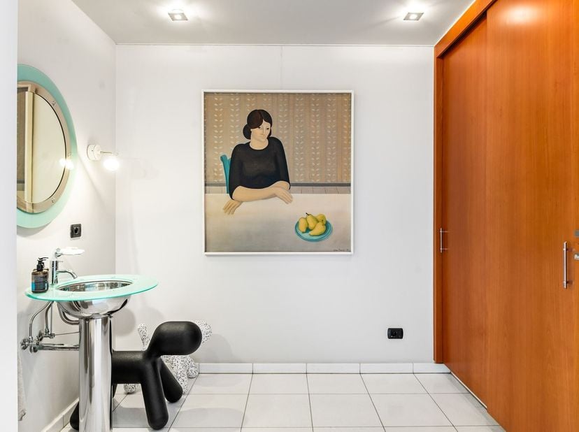 Op een toplocatie, op enkele stappen van de Grote Markt, bevindt zich dit exclusieve penthouse met een uitzonderlijke bewoonbare oppervlakte van 432 m