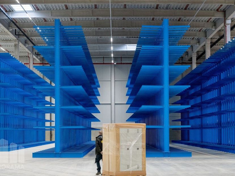 Nieuwbouw logistiek magazijn van 12.300 m² in combinatie met 475 m² mezzanine en 402 m² kantoren te huur&amp;nbsp;en dit alles in een groene omgeving. Uit