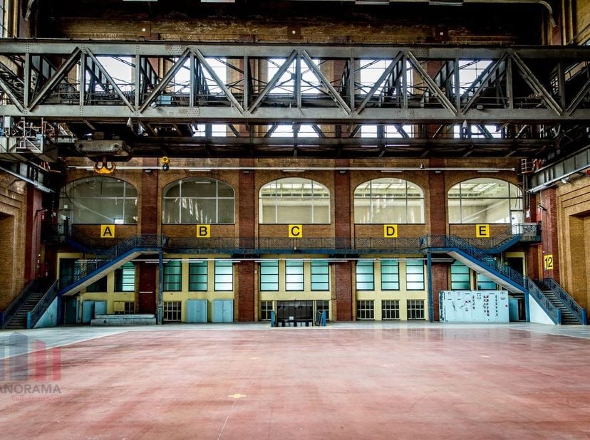 5.100 m² magazijn met niveau te huur in de voormalige Interscaut elektriciteitscentrale in Schelle. Prachtig gelegen langs de Schelde en op slechts en