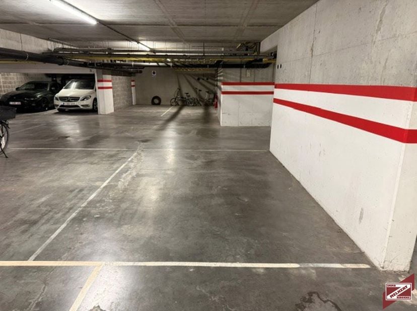 Garage te huur in Van Bunnenlaan 41-43,
                    8300 Knokke