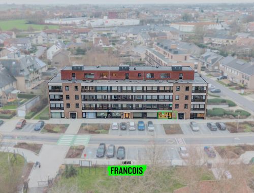                                        Bâtiment commercial à vendre à Diksmuide, € 129.000
