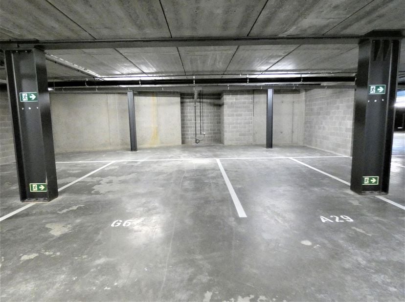 Parking souterrain dans un endroit central<br />
39 places disponibles !