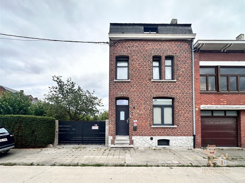 Huis te koop in ,
                    5660 Mariembourg