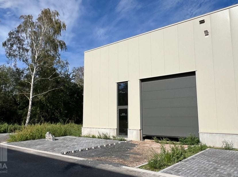 Bedrijfsvastgoed te huur in Troisdorflaan 24,
                    3600 Genk