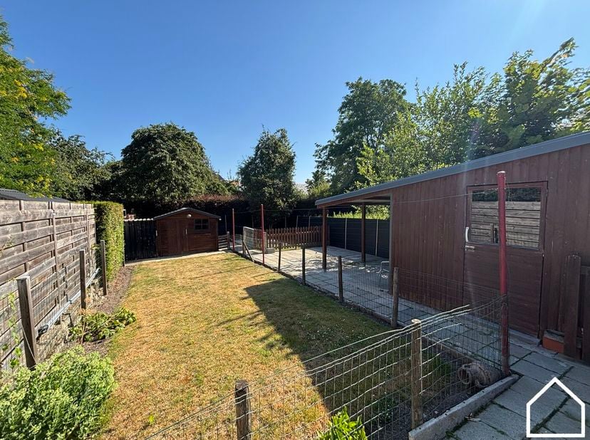 Charmante te renoveren woning met boordevol potentieel in het rustige Elverdinge<br />
<br />
ONTDEK DE VASTGOEDVIDEO; https://youtube.com/embed/diS9E