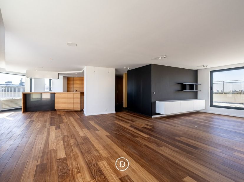 Appartement te koop in Warschaustraat 3 bus 0701,
                    8400 Oostende