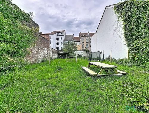                                         Appartementsgebouw te koop in Schaarbeek, € 700.000
