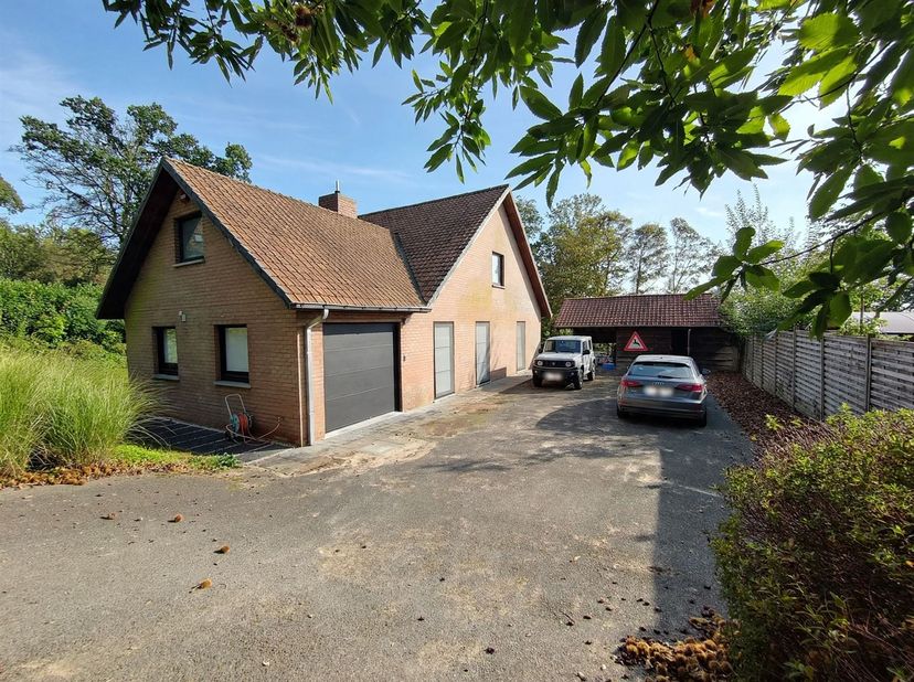 Maison à louer à ,
                    7750 Orroir