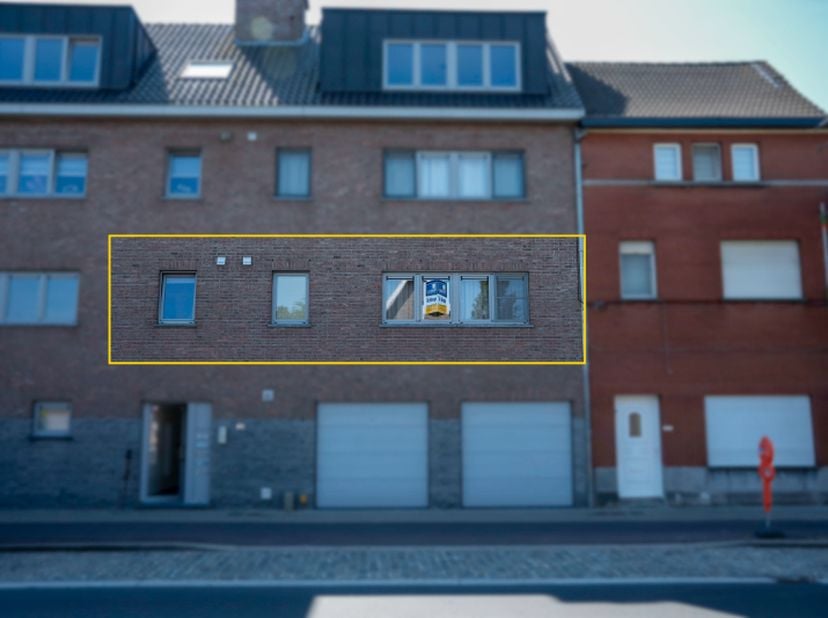 Instapklaar appartement met 2 slaapkamers, terras en uitstekende ligging in Oostakker<br />
Bent u op zoek naar een instapklaar appartement op een str