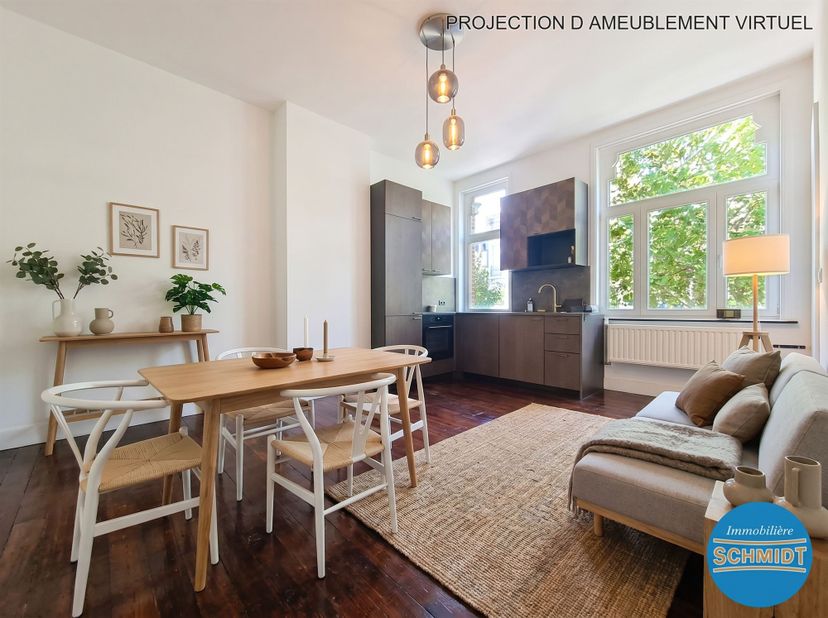 IMMOSCHMIDT - (Réf.29662)  IXELLES (Châtelain) - LIBRE IMMEDIATEMENT : Très bel appartement au 2ième étage se composant d'un beau living avec cuisine