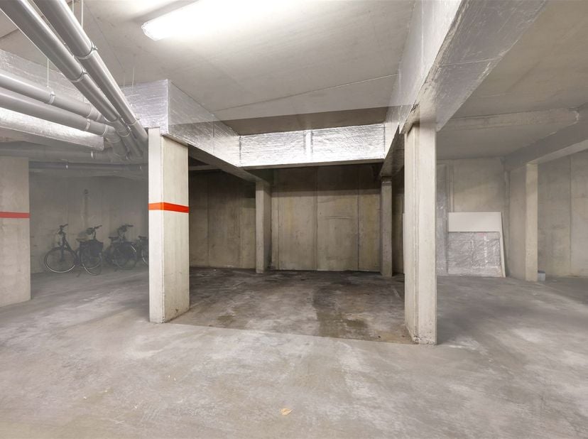 Garage te koop in Parking Bloemenstraat 6,
                    3500 Hasselt