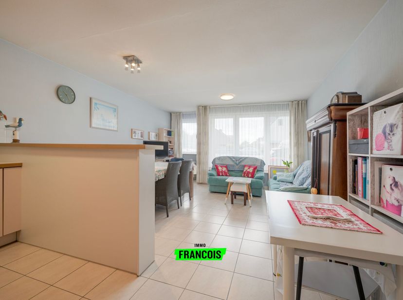 Ben je op zoek naar een instapklaar appartement op een absolute toplocatie in Oostende? Dan is dit recente en uitstekend onderhouden gelijkvloers appa