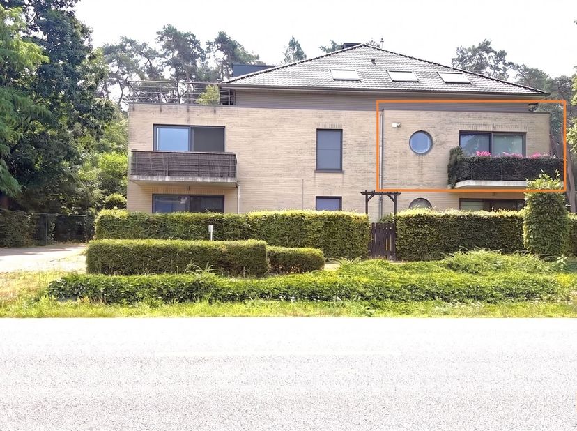 Wil jij een eigen pand om een mooie, veilige thuis te creëren? Of zoek je een investering om te verhuren? Dit charmante hoek-appartement van 64 m², ge