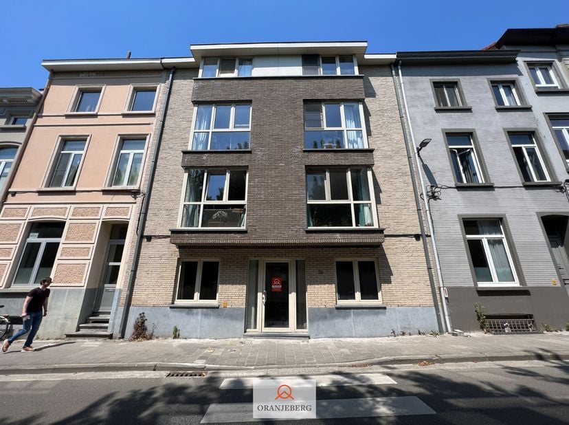 Appartement à louer
                    à 9000 Gent