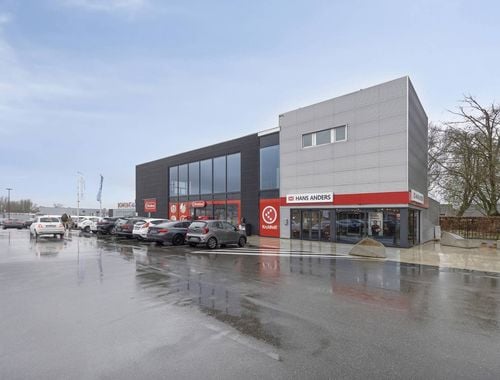                                         Kantoorgebouw te huur in Diepenbeek, € 3.000
