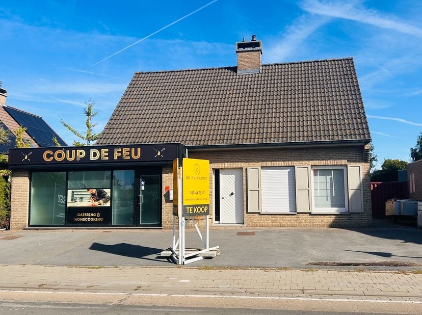 Bien professionnel à vendre à Stationsstraat 333,
                    8540 Deerlijk