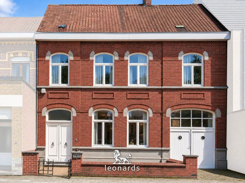Bent u op zoek naar een woning die u volledig naar eigen smaak kunt renoveren, of bent u als investeerder op zoek naar een project met enorm veel pote