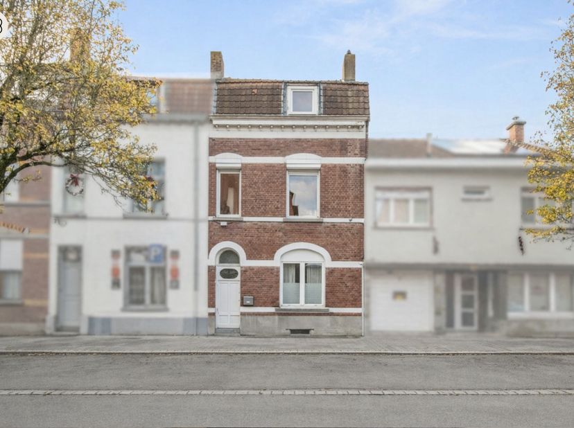Te koop: woning met 4 slaapkamers en tuin  ideaal voor co-housing of gezin  gegeerde buurt nabij CHwapi<br />
Gelegen tegenover een park en op korte a