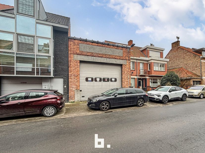 Bedrijfsvastgoed te huur in Jan Van Ruusbroecstraat 10,
                    8310 Assebroek